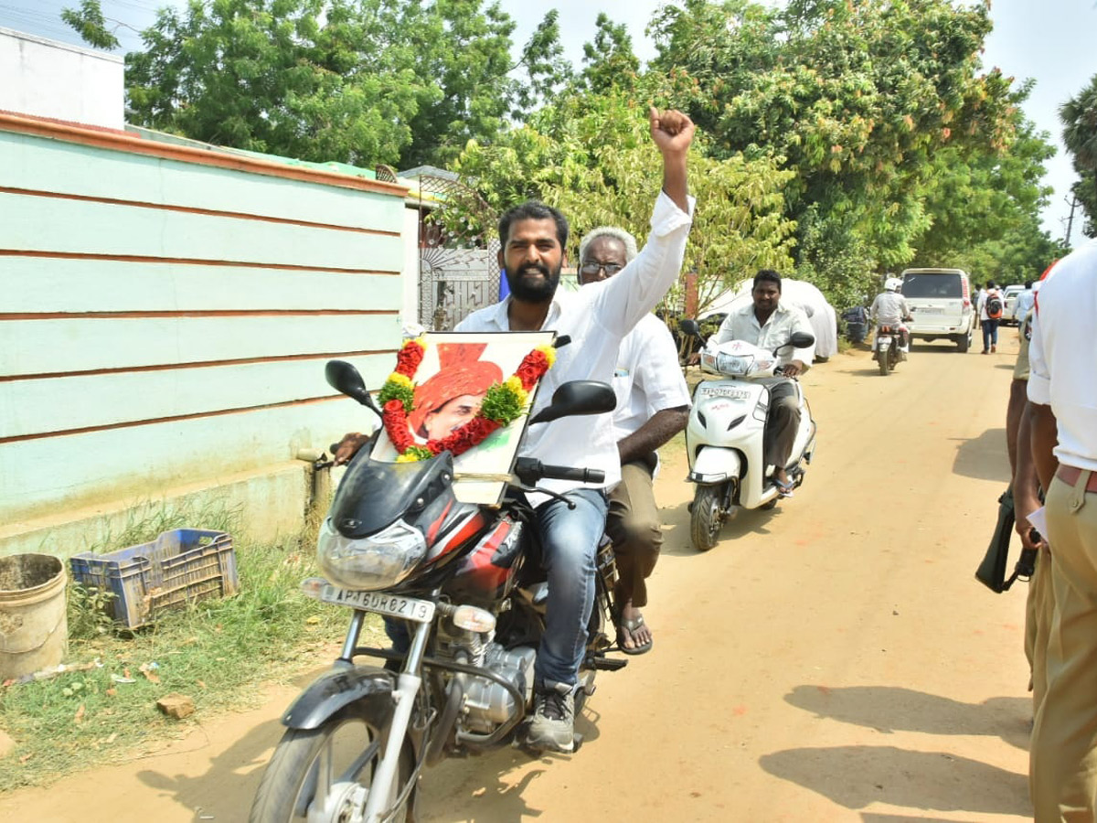 YSRCP Celebration in Ap Elections 2019 - Sakshi9