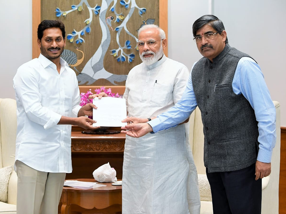 YS Jaganmohan Reddy meets PM Narendra Modi Photo Gallery - Sakshi5