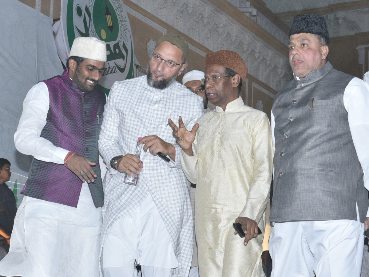 Hyderabad Police Hosts Iftar Party At Chowmahalla Palace Photo Gallery - Sakshi14