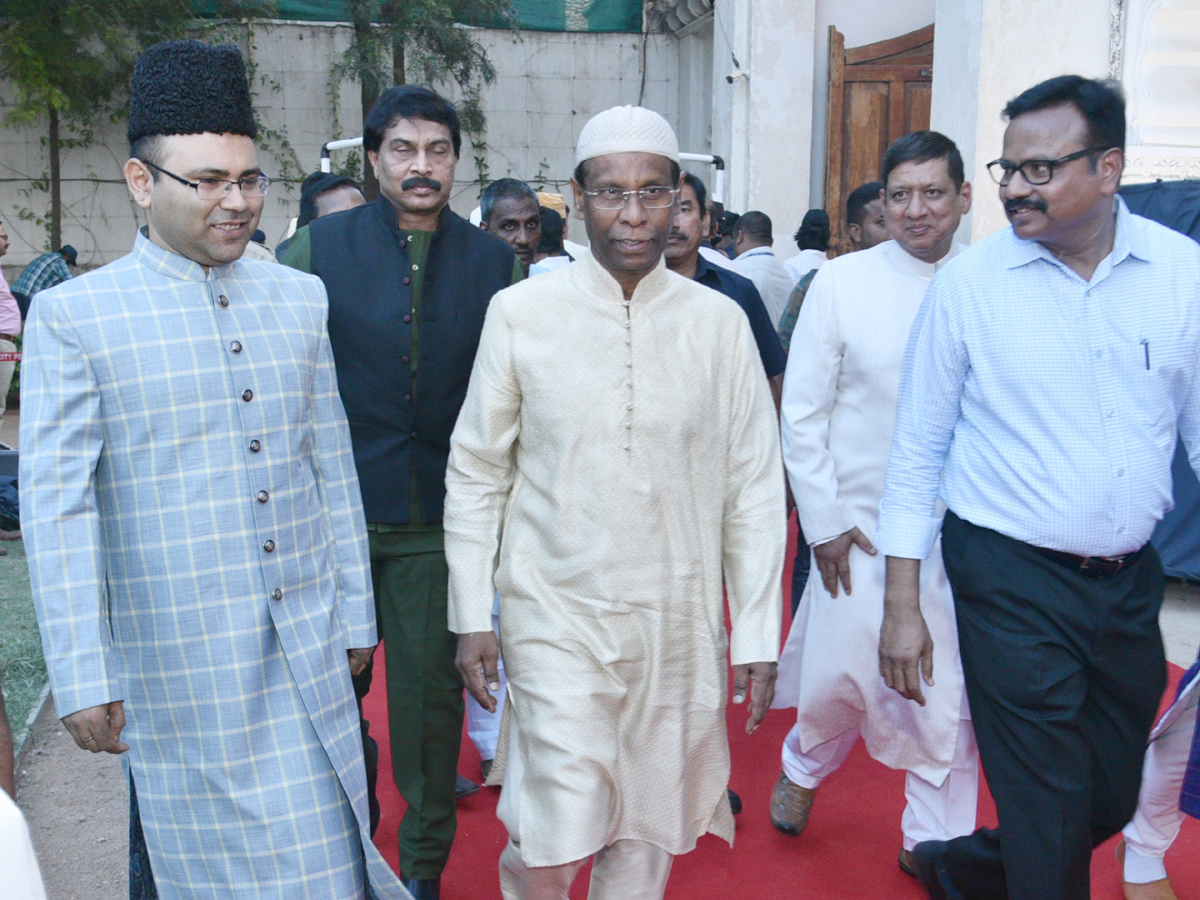 Hyderabad Police Hosts Iftar Party At Chowmahalla Palace Photo Gallery - Sakshi3