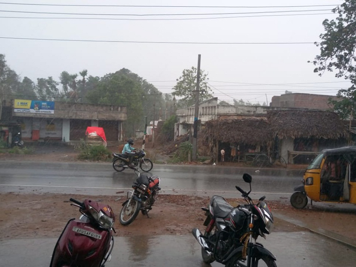  Cyclone Fani Red alert warning issued in Srikakulam district Photo Gallery - Sakshi11