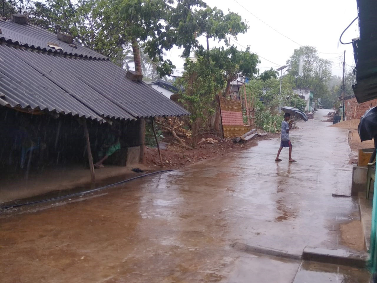  Cyclone Fani Red alert warning issued in Srikakulam district Photo Gallery - Sakshi8