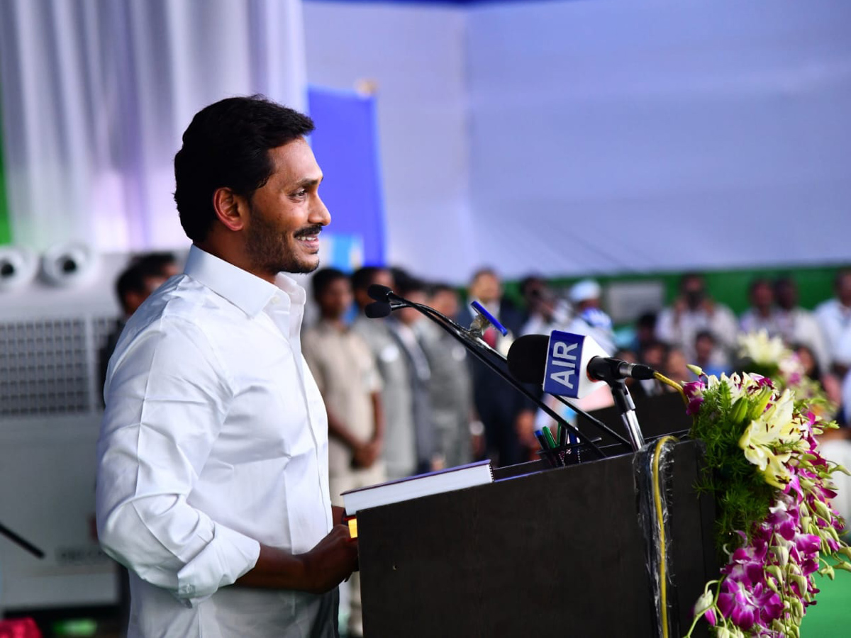 YS Jagan Mohan Reddy swearing-in ceremony Photo Gallery - Sakshi2