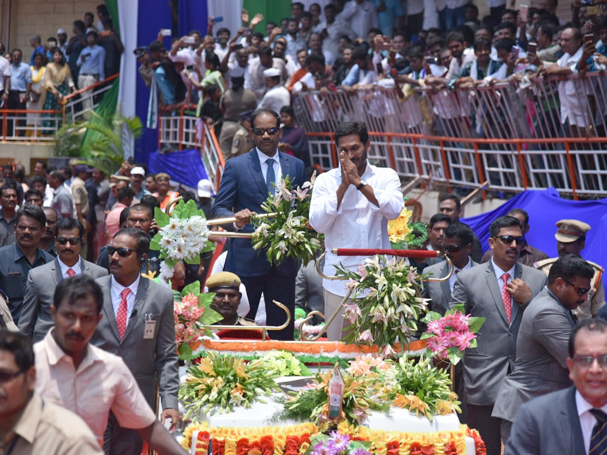 YS Jagan Mohan Reddy swearing-in ceremony Photo Gallery - Sakshi4