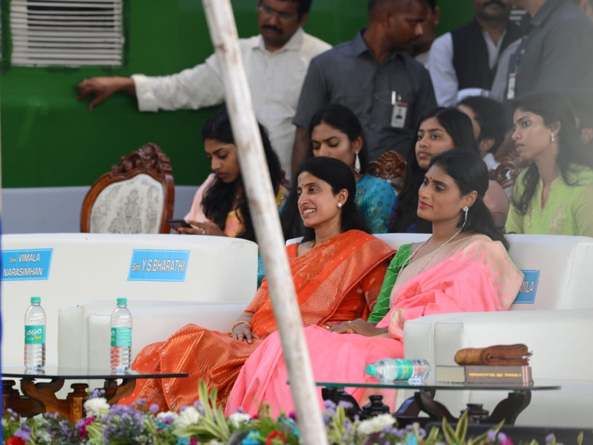 YS Jagan Mohan Reddy swearing-in ceremony Photo Gallery - Sakshi23