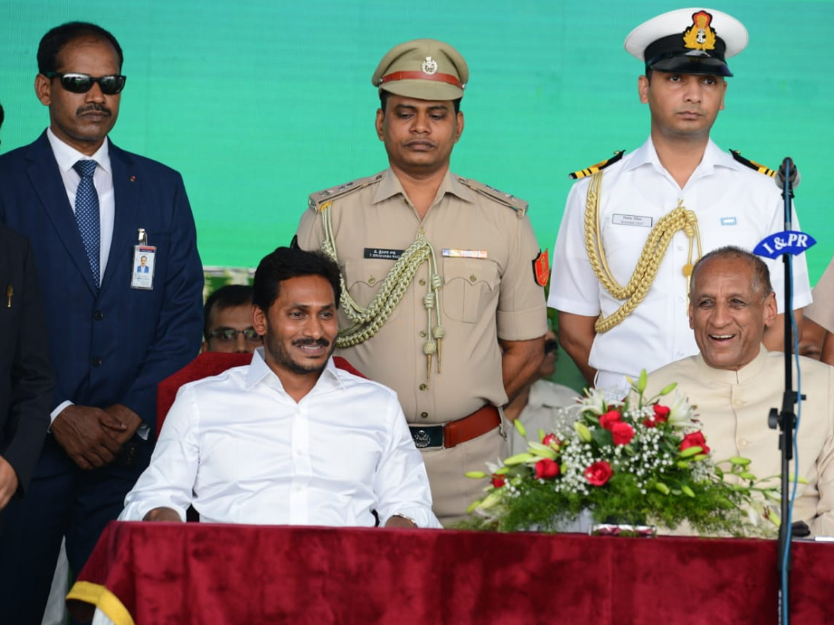 YS Jagan Mohan Reddy swearing-in ceremony Photo Gallery - Sakshi26