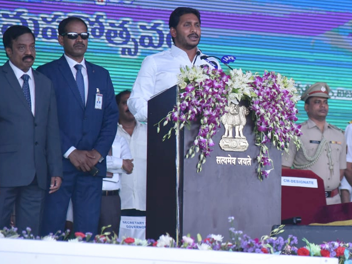 YS Jagan Mohan Reddy swearing-in ceremony Photo Gallery - Sakshi3