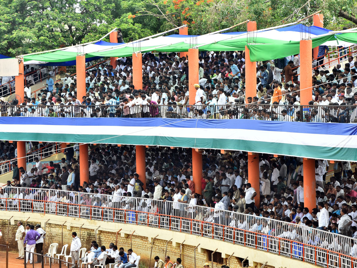 ys jagan mohan reddy fans swearing ceremony photo gallery - Sakshi12