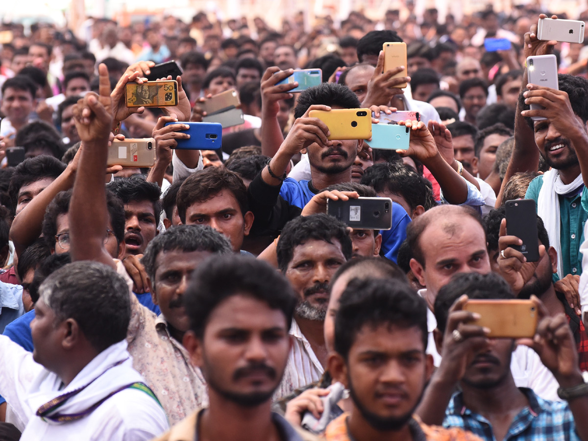 ys jagan mohan reddy fans swearing ceremony photo gallery - Sakshi17