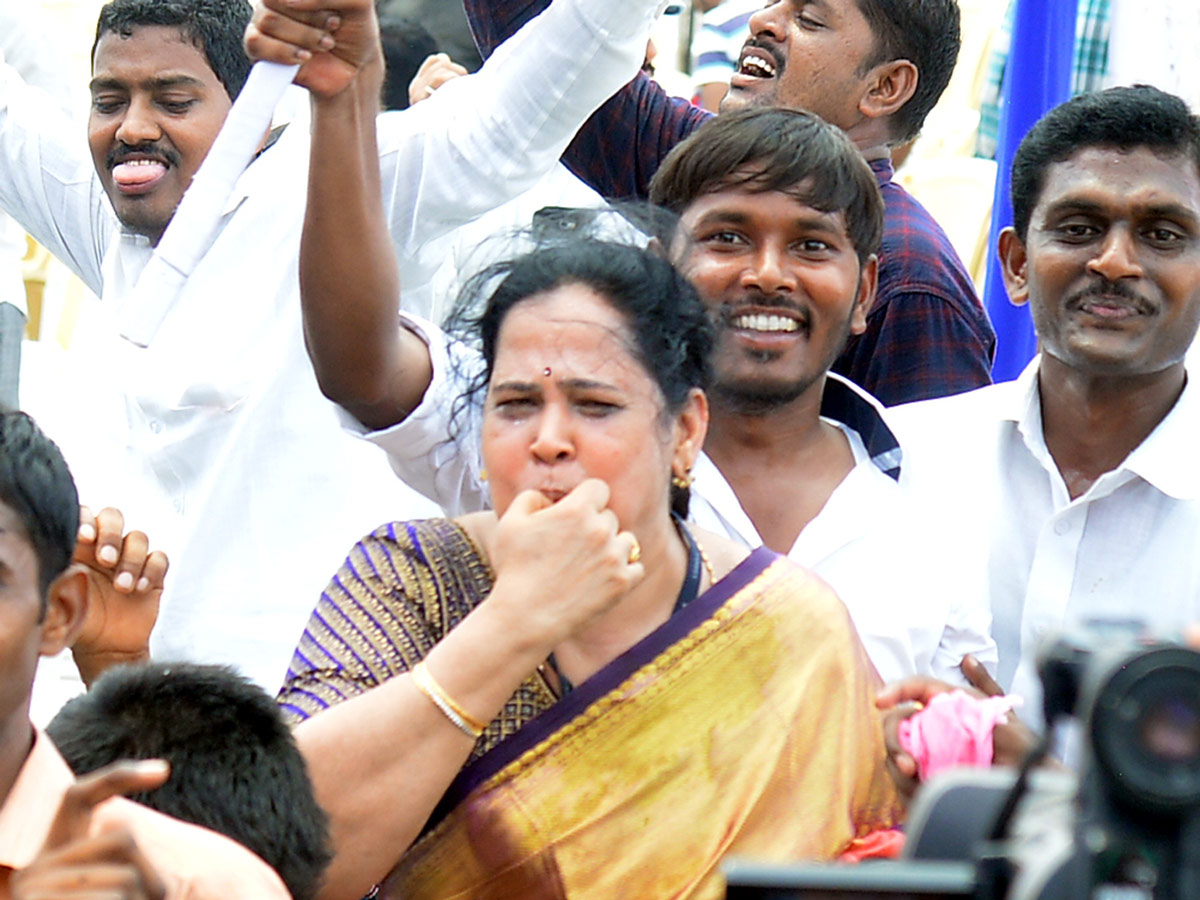 ys jagan mohan reddy fans swearing ceremony photo gallery - Sakshi2