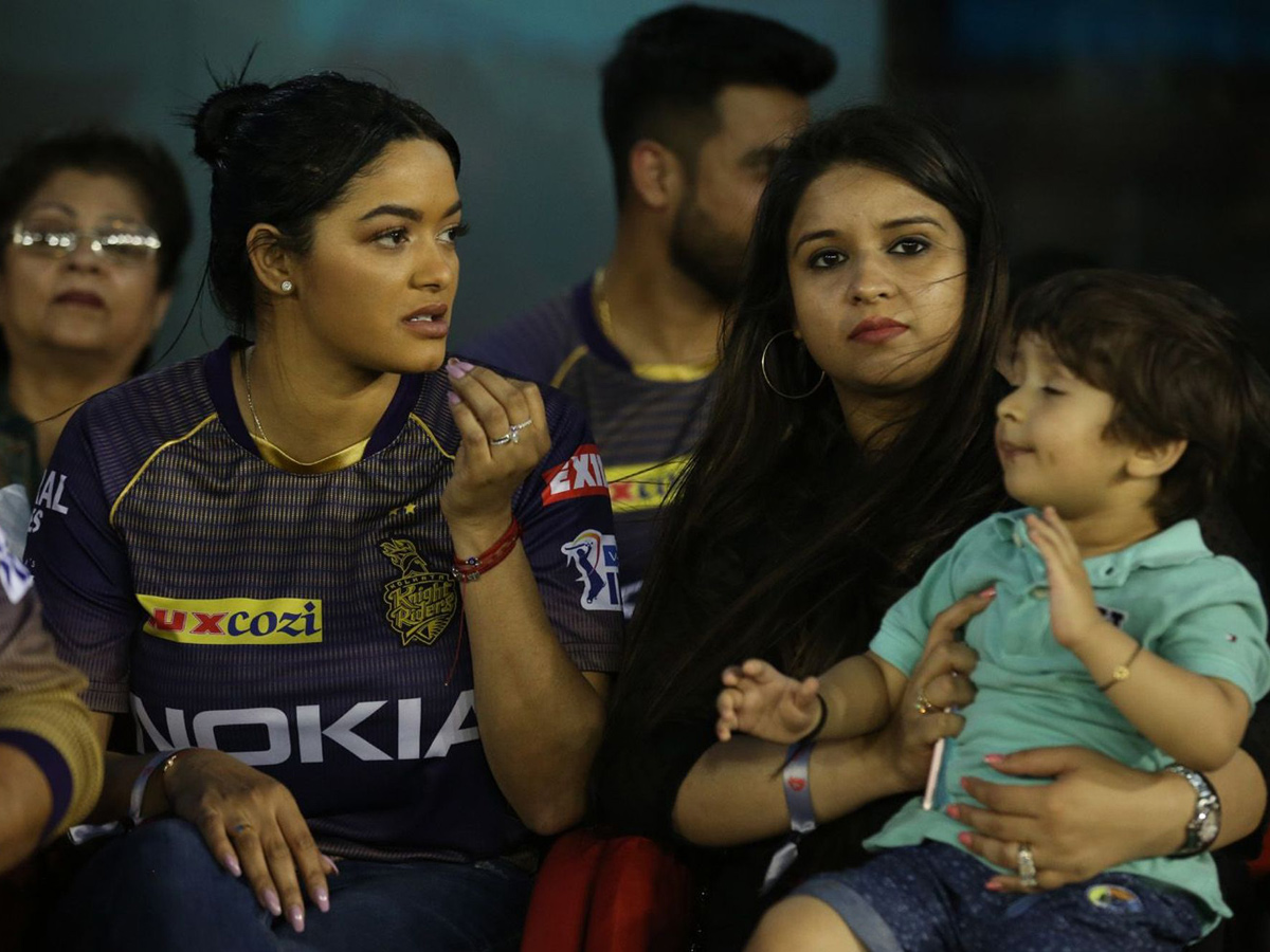 Kolkata Knight Riders beat Kings XI Punjab by 7 wickets  - Sakshi7