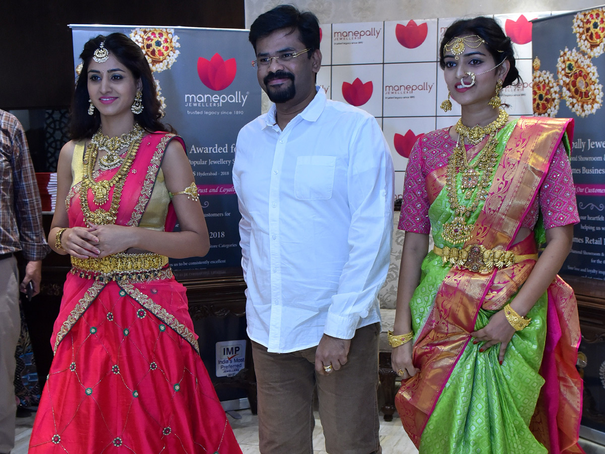 Actress Varshini in Manapally jewellery Photo Gallery - Sakshi3