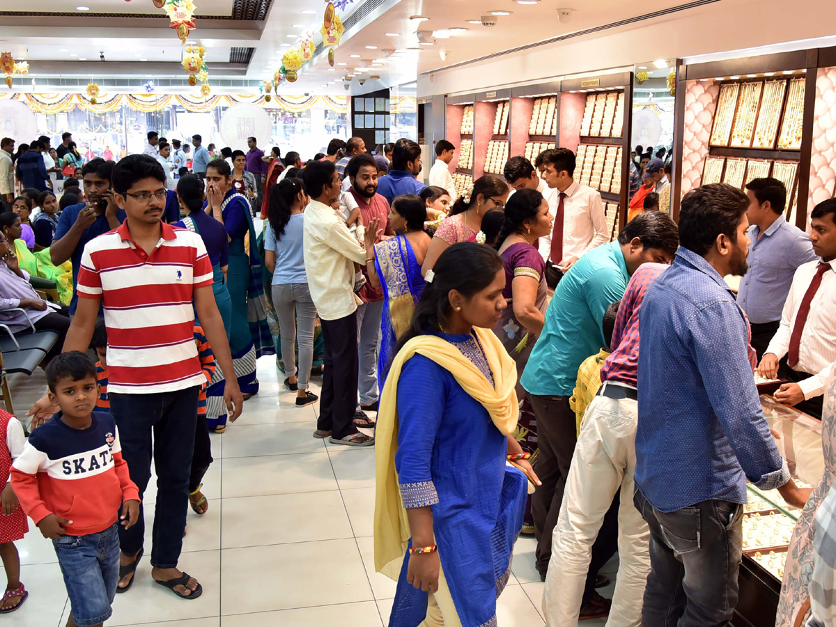 Akshaya Tritiya Shopping in Hyderabad Photo Gallery - Sakshi11