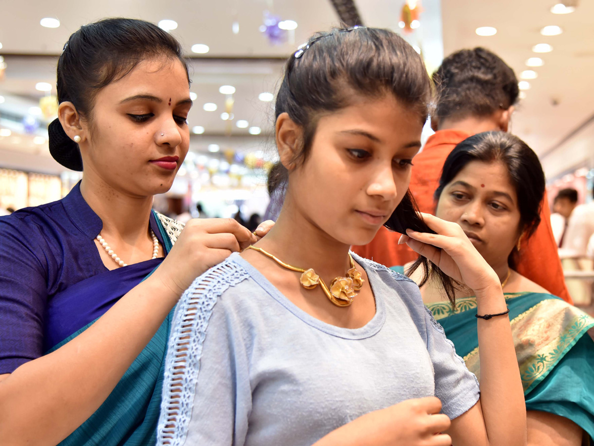 Akshaya Tritiya Shopping in Hyderabad Photo Gallery - Sakshi12