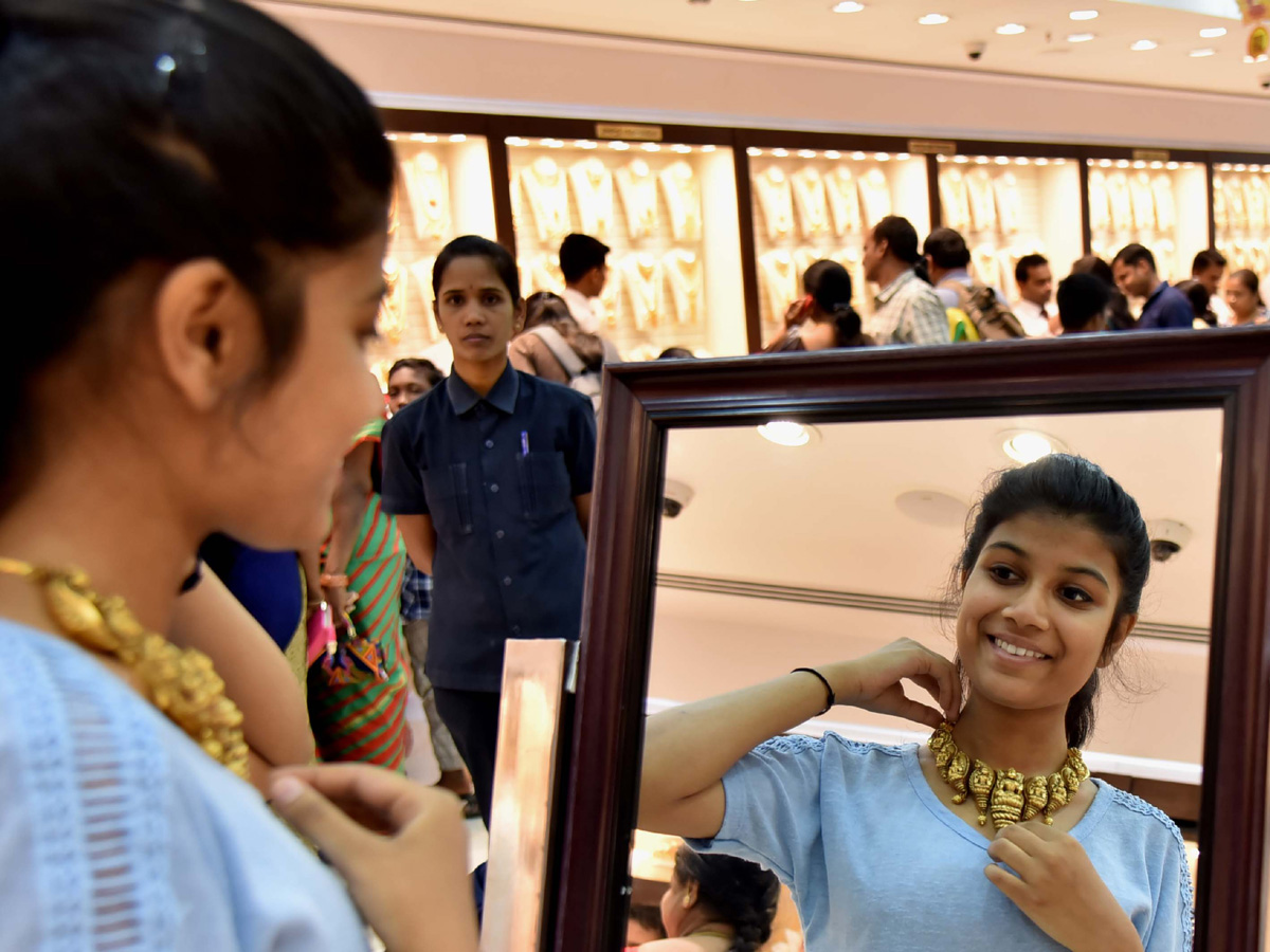 Akshaya Tritiya Shopping in Hyderabad Photo Gallery - Sakshi15