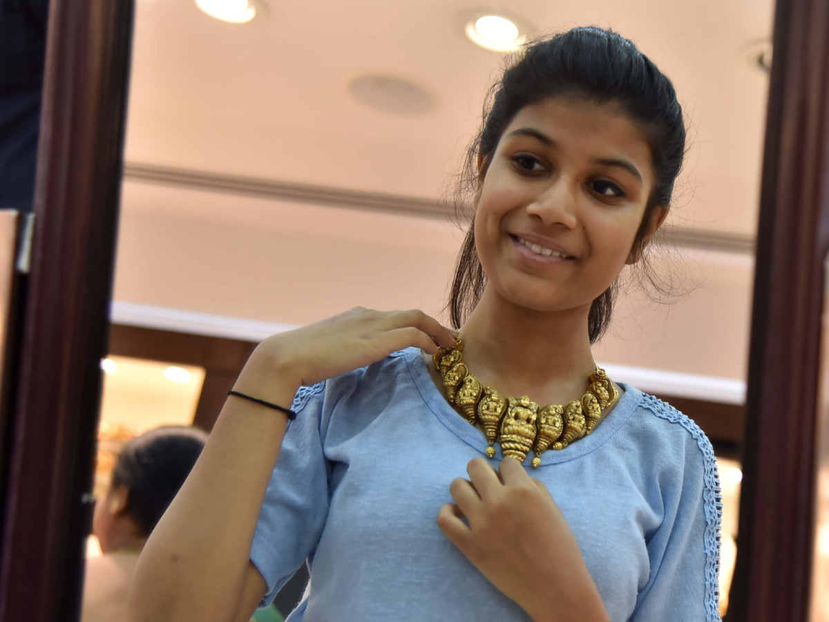 Akshaya Tritiya Shopping in Hyderabad Photo Gallery - Sakshi18