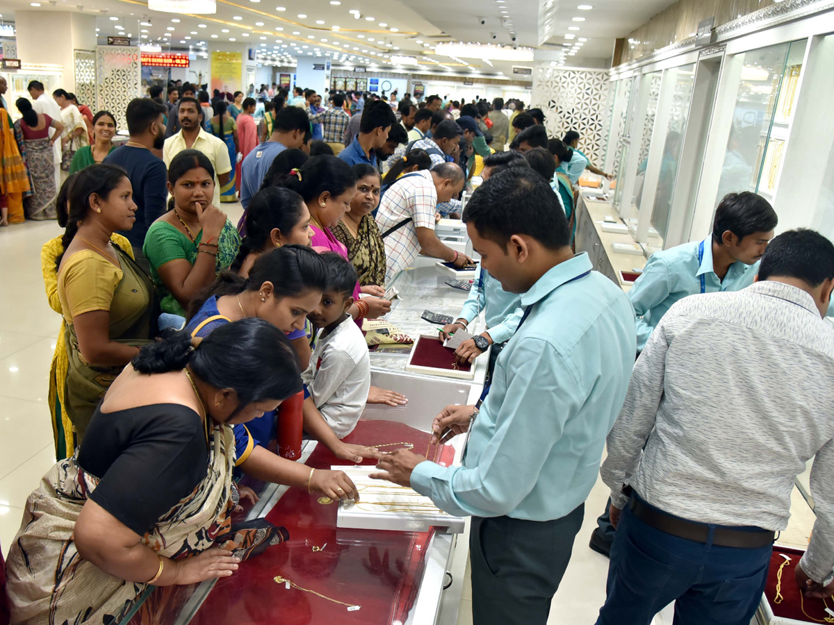 Akshaya Tritiya Shopping in Hyderabad Photo Gallery - Sakshi4