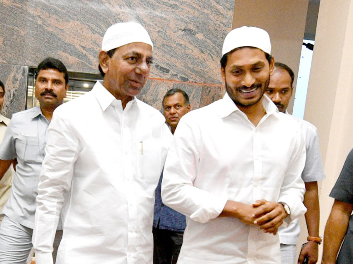 KCR AND YS Jagan To Attend Iftar Party At Raj Bhavan Photo Gallery - Sakshi12