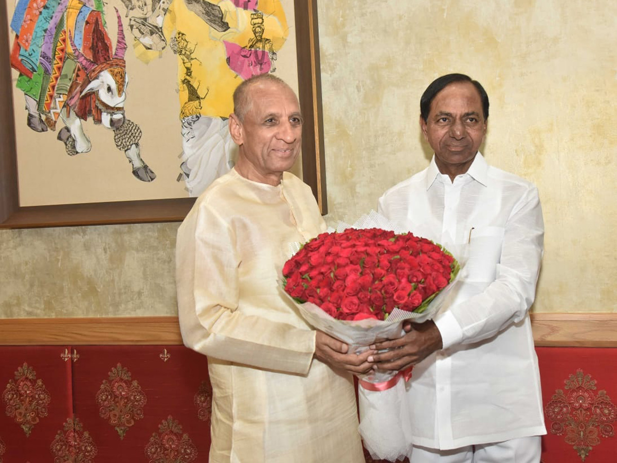 KCR AND YS Jagan To Attend Iftar Party At Raj Bhavan Photo Gallery - Sakshi17