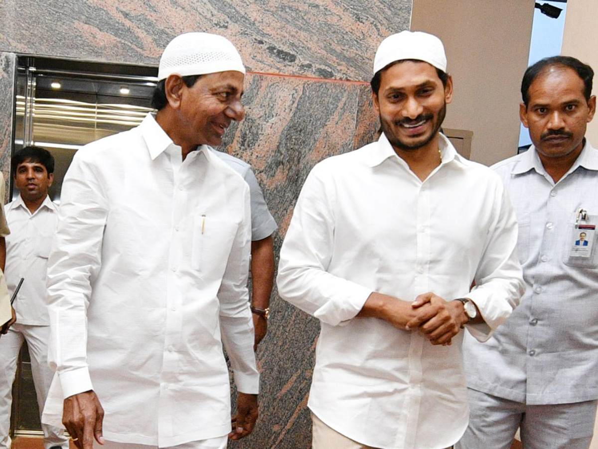 KCR AND YS Jagan To Attend Iftar Party At Raj Bhavan Photo Gallery - Sakshi4