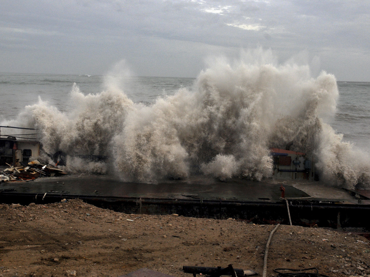 Cyclone Vayu Remains a Threat for Gujarats Photo Gallery - Sakshi1