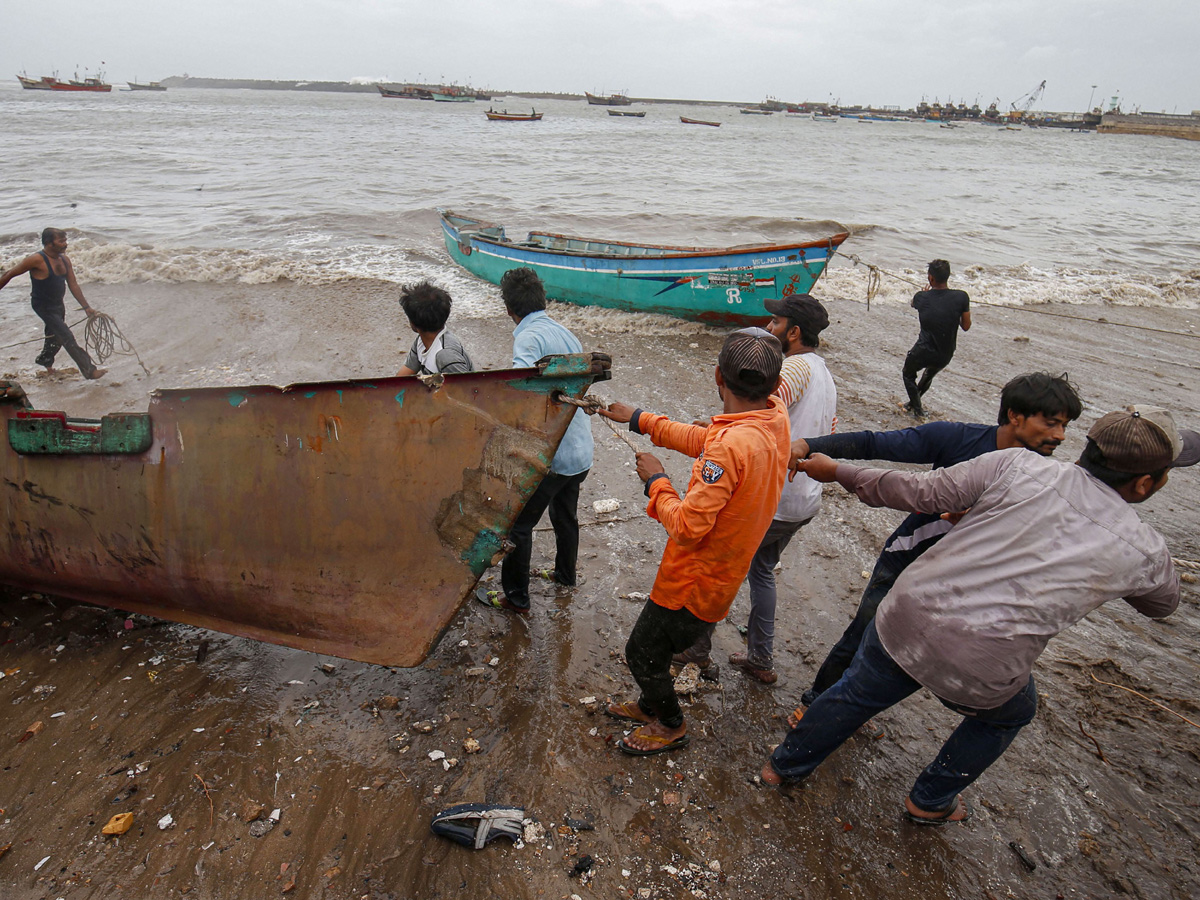 Cyclone Vayu Remains a Threat for Gujarats Photo Gallery - Sakshi10