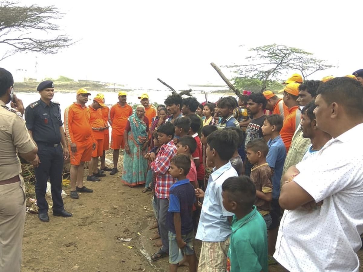 Cyclone Vayu Remains a Threat for Gujarats Photo Gallery - Sakshi15