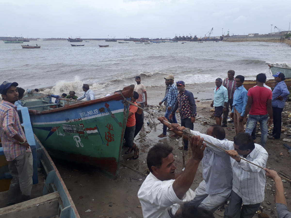 Cyclone Vayu Remains a Threat for Gujarats Photo Gallery - Sakshi25