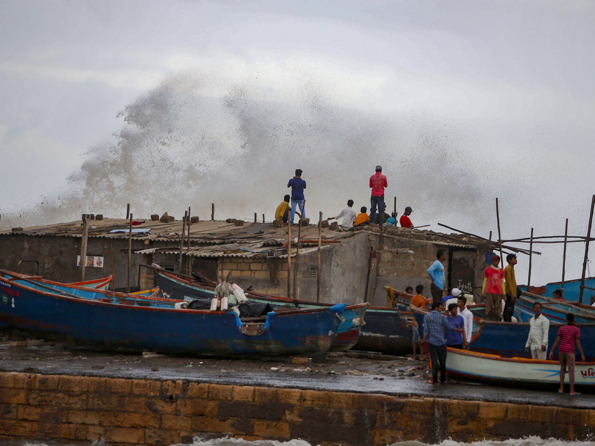 Cyclone Vayu Remains a Threat for Gujarats Photo Gallery - Sakshi26