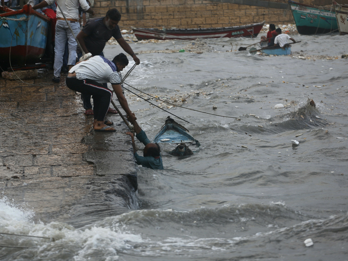 Cyclone Vayu Remains a Threat for Gujarats Photo Gallery - Sakshi6