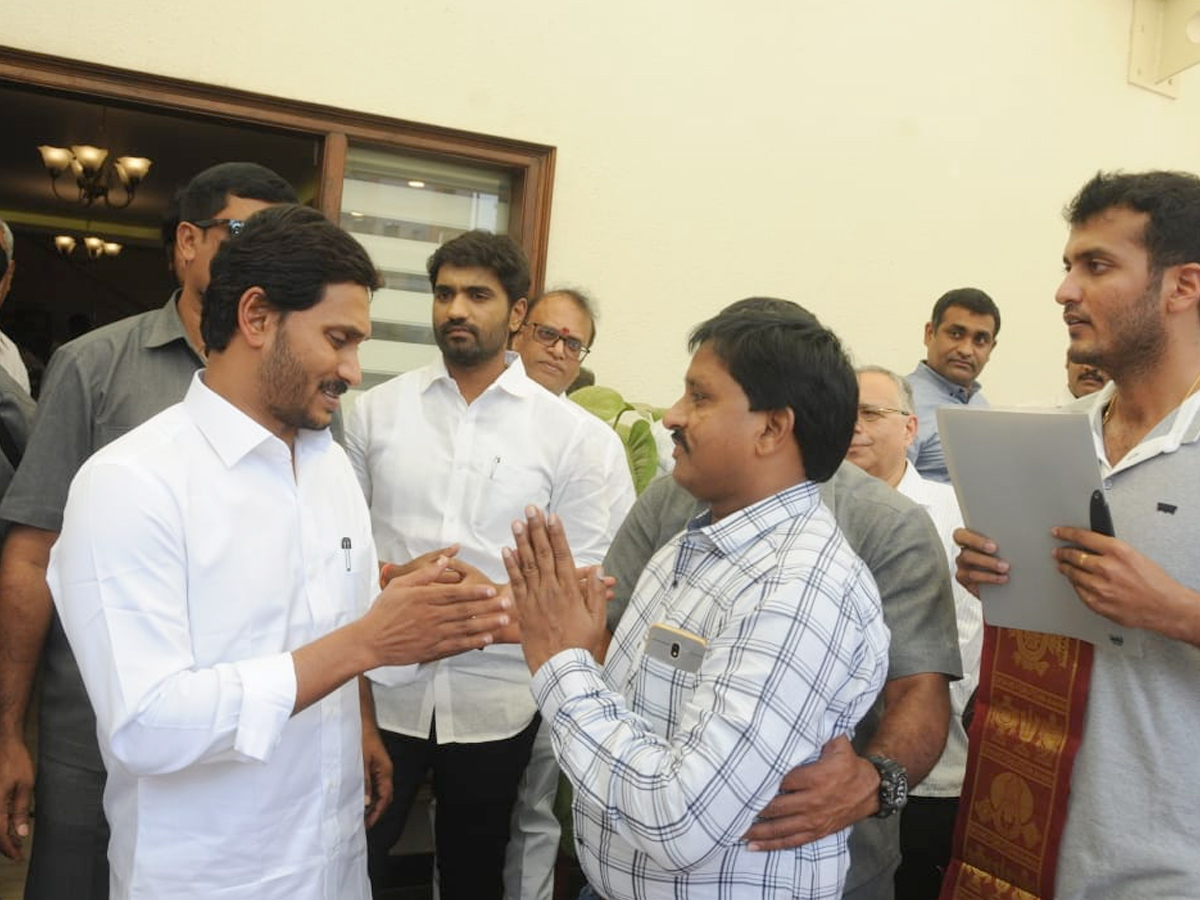 YSRCP parliamentary party meeting begins Photo Gallery - Sakshi3