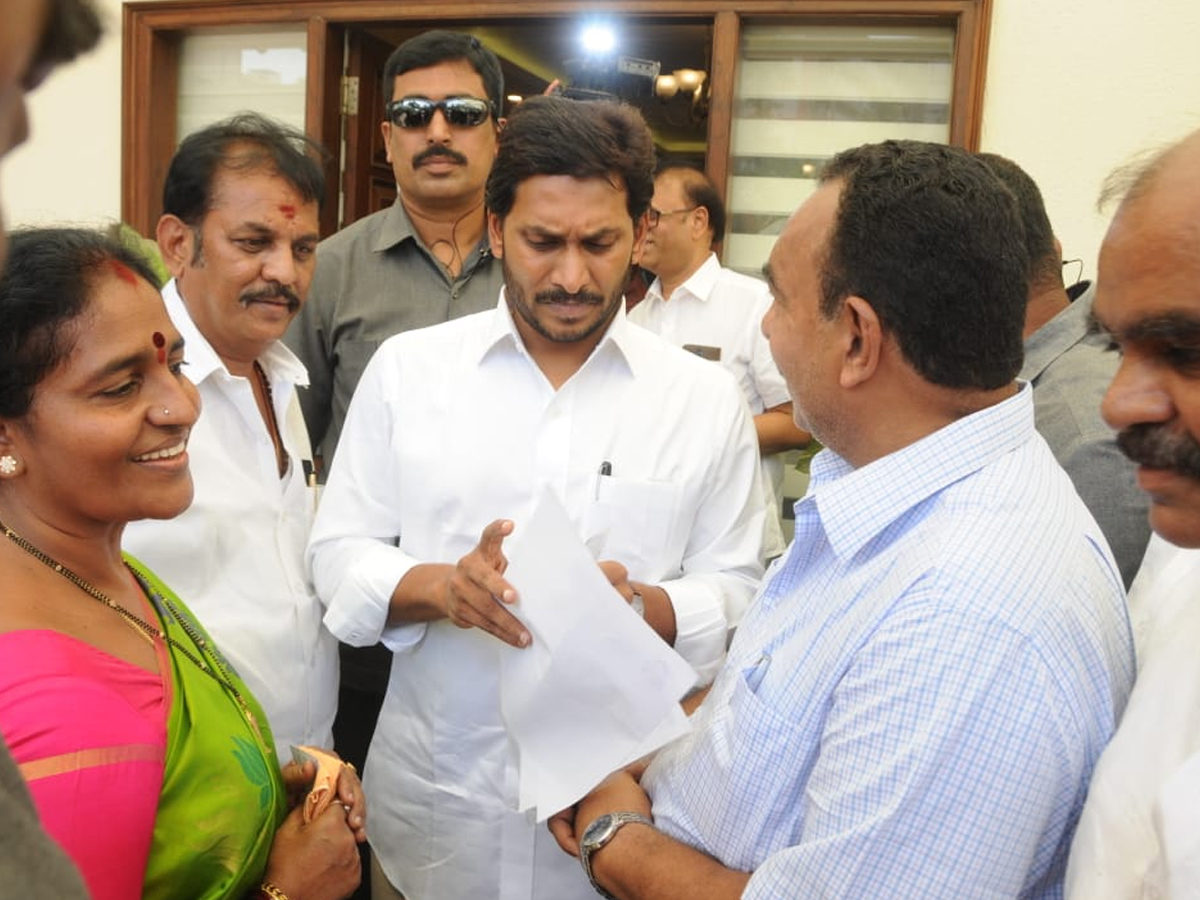 YSRCP parliamentary party meeting begins Photo Gallery - Sakshi4