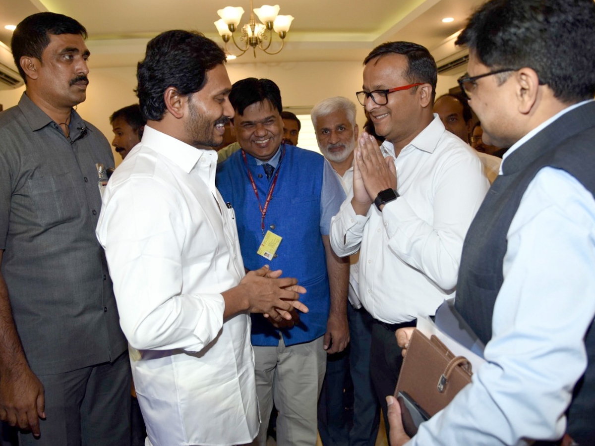 YSRCP parliamentary party meeting begins Photo Gallery - Sakshi8