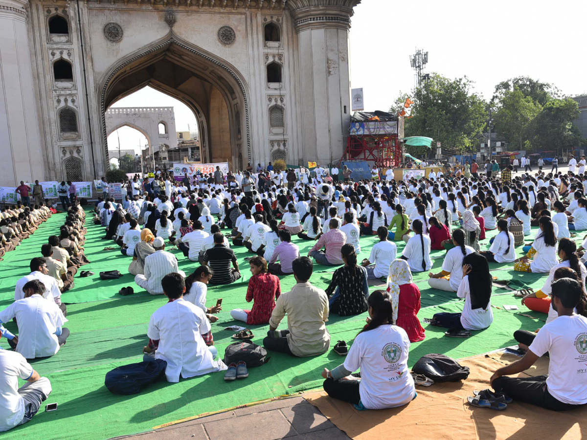 5 INTERNATIONAL DAY OF YOGA CELEBRATED AT CHARMINAR Photo Gallery - Sakshi9