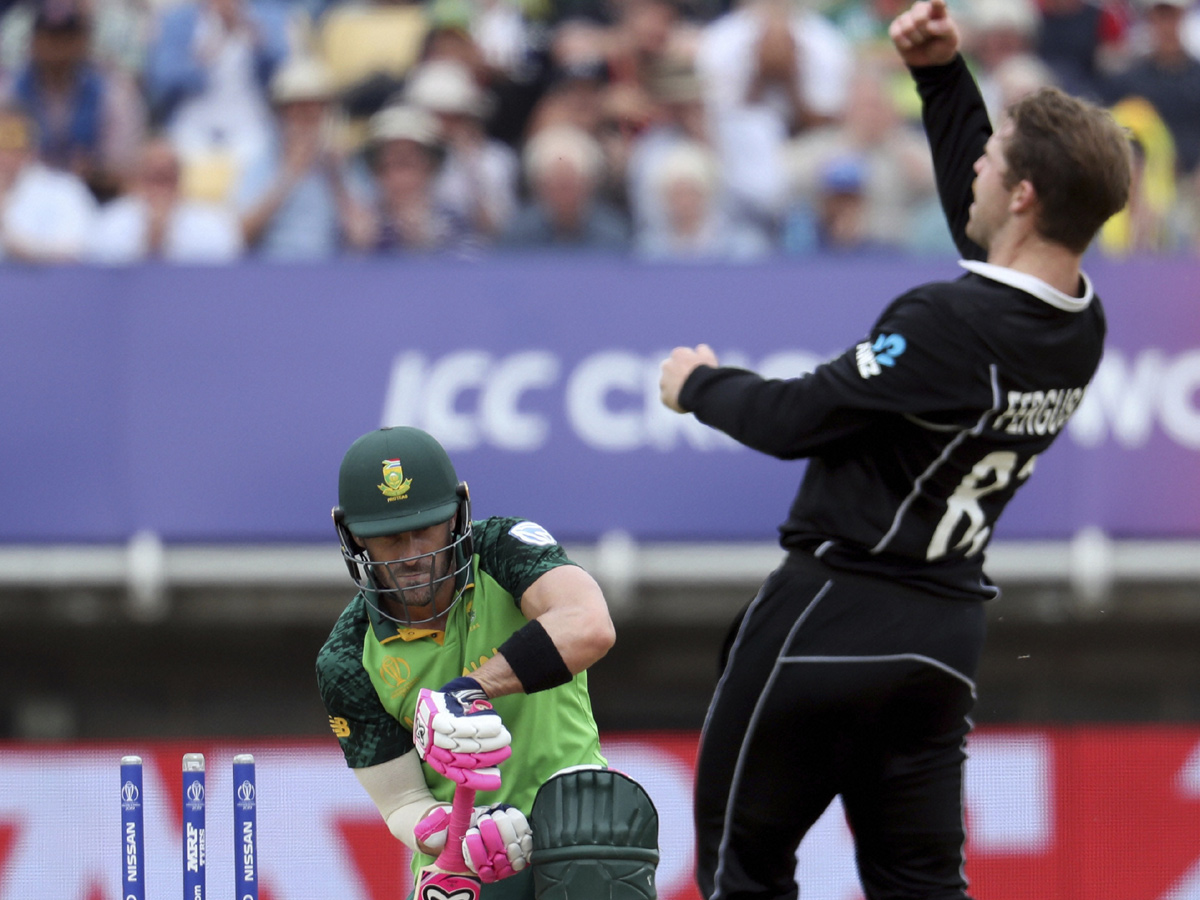 Williamson's heroic ton guides New Zealand to thrilling 4-wicket win over South Africa - Sakshi11