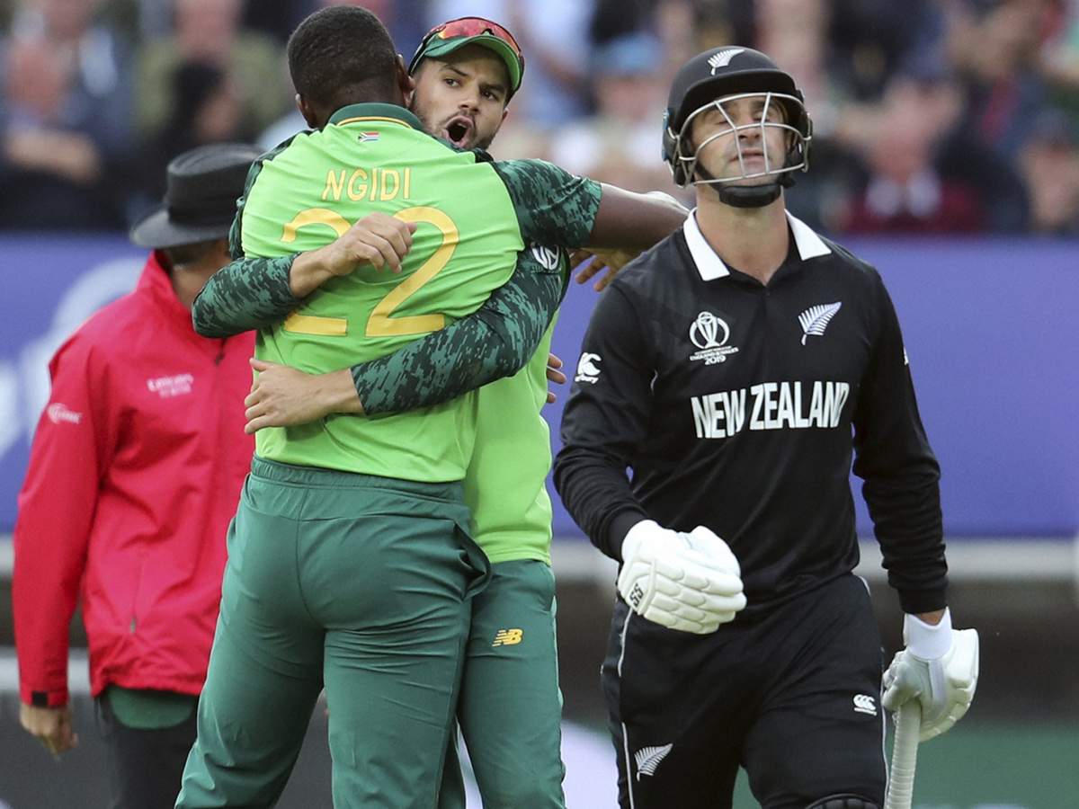 Williamson's heroic ton guides New Zealand to thrilling 4-wicket win over South Africa - Sakshi5