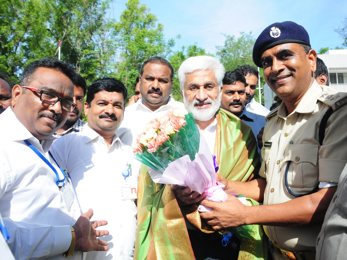 YV Subba Reddy Takes Oath As TTD Chairman In Tirupati Photo Gallery - Sakshi12