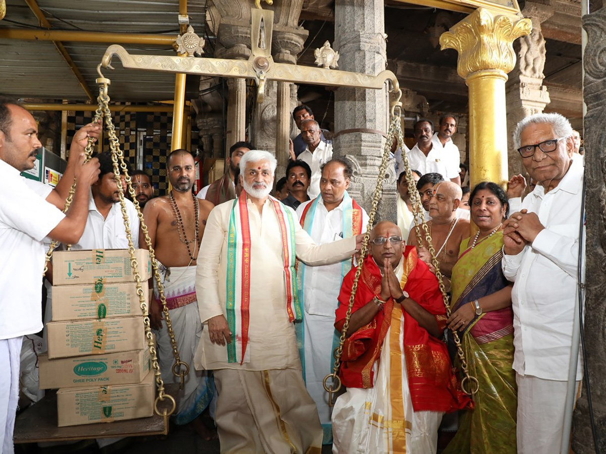 YV Subba Reddy Takes Oath As TTD Chairman In Tirupati Photo Gallery - Sakshi3