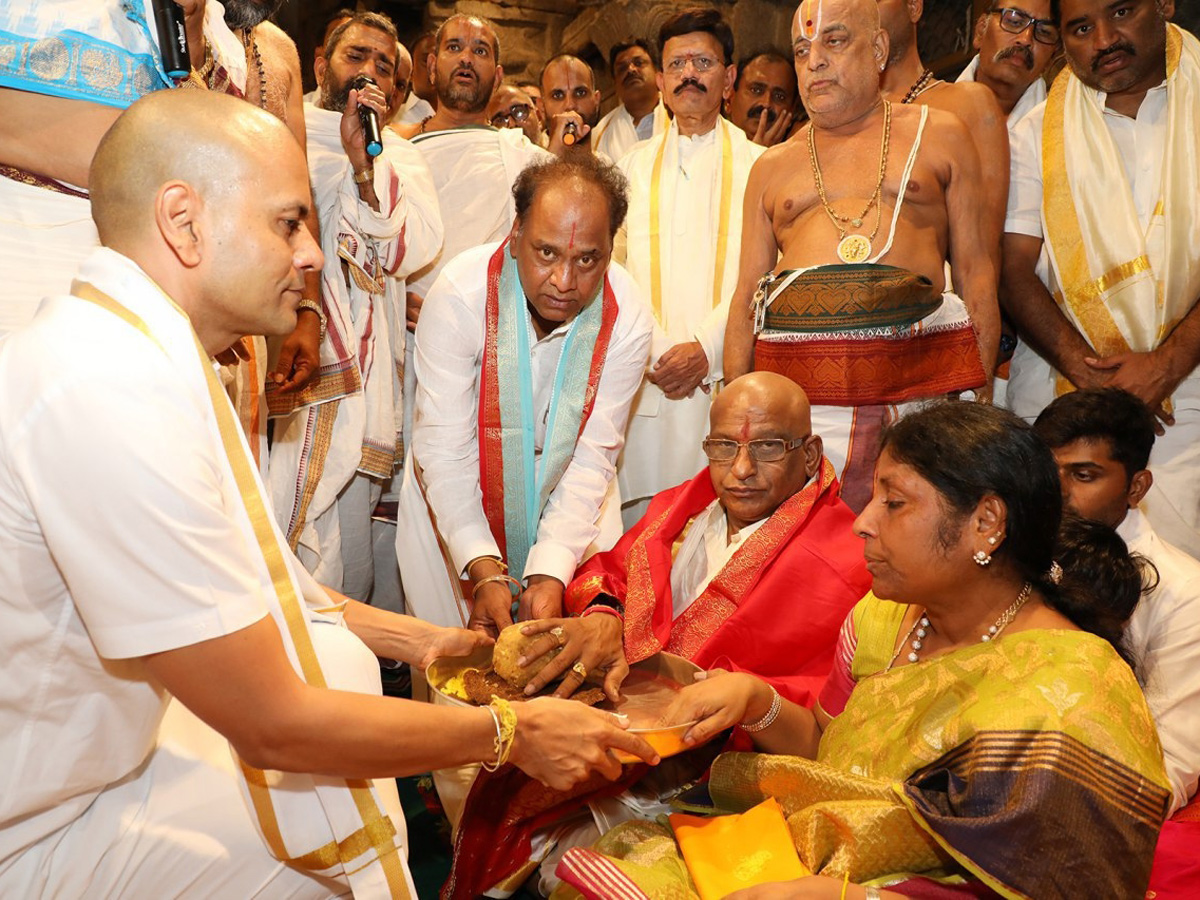 YV Subba Reddy Takes Oath As TTD Chairman In Tirupati Photo Gallery - Sakshi4