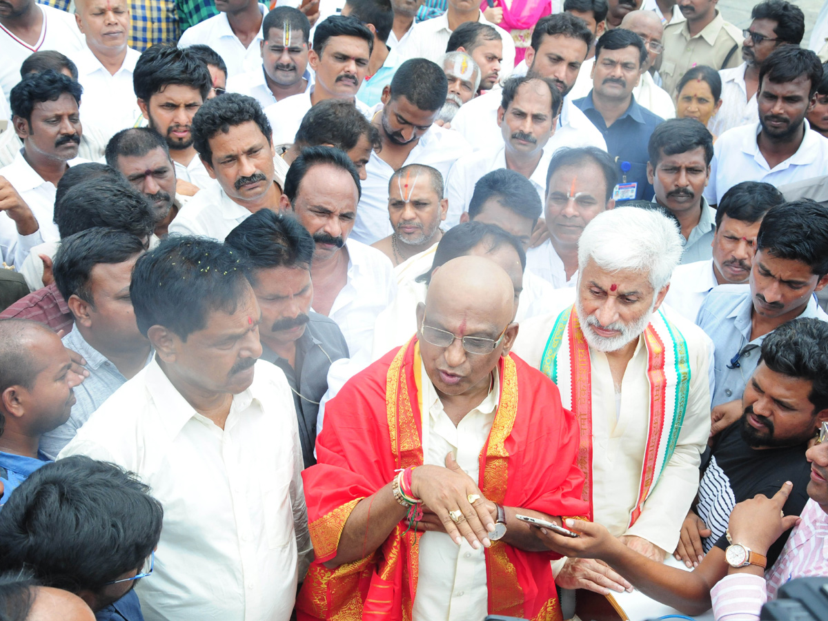 YV Subba Reddy Takes Oath As TTD Chairman In Tirupati Photo Gallery - Sakshi9