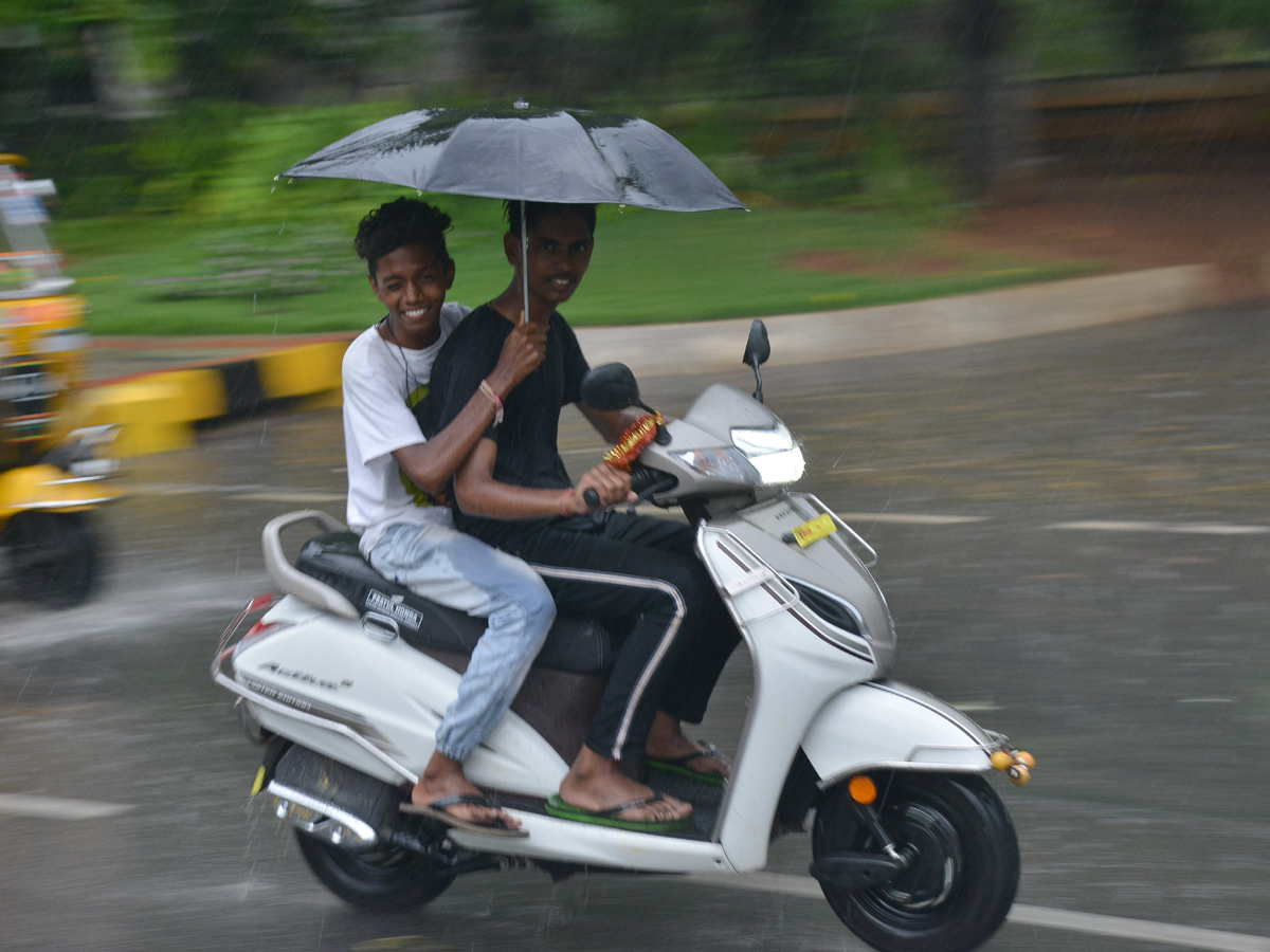 heavy rains in hyderabad Photo Gallery - Sakshi3