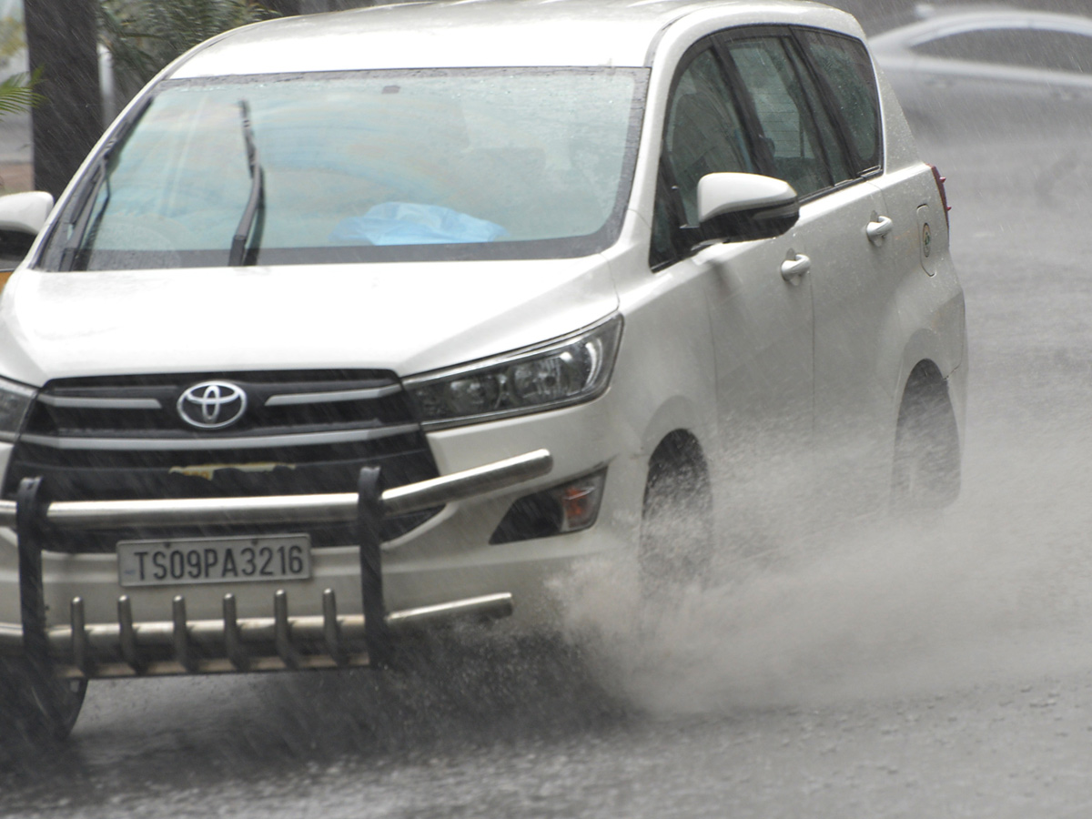 heavy rains in hyderabad Photo Gallery - Sakshi16