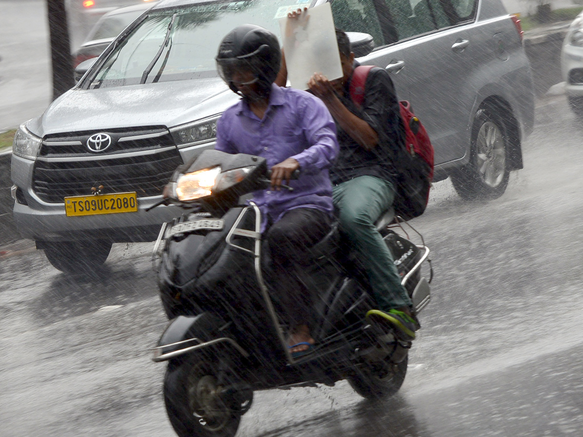 heavy rains in hyderabad Photo Gallery - Sakshi18