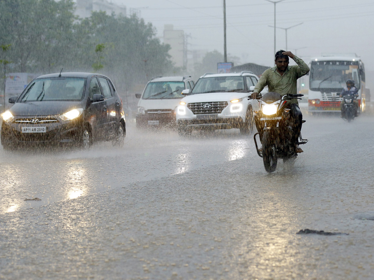 heavy rains in hyderabad Photo Gallery - Sakshi21