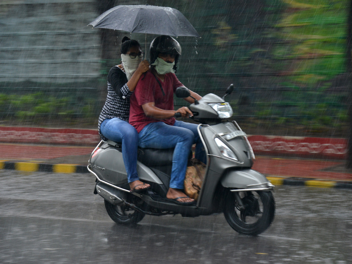 heavy rains in hyderabad Photo Gallery - Sakshi4