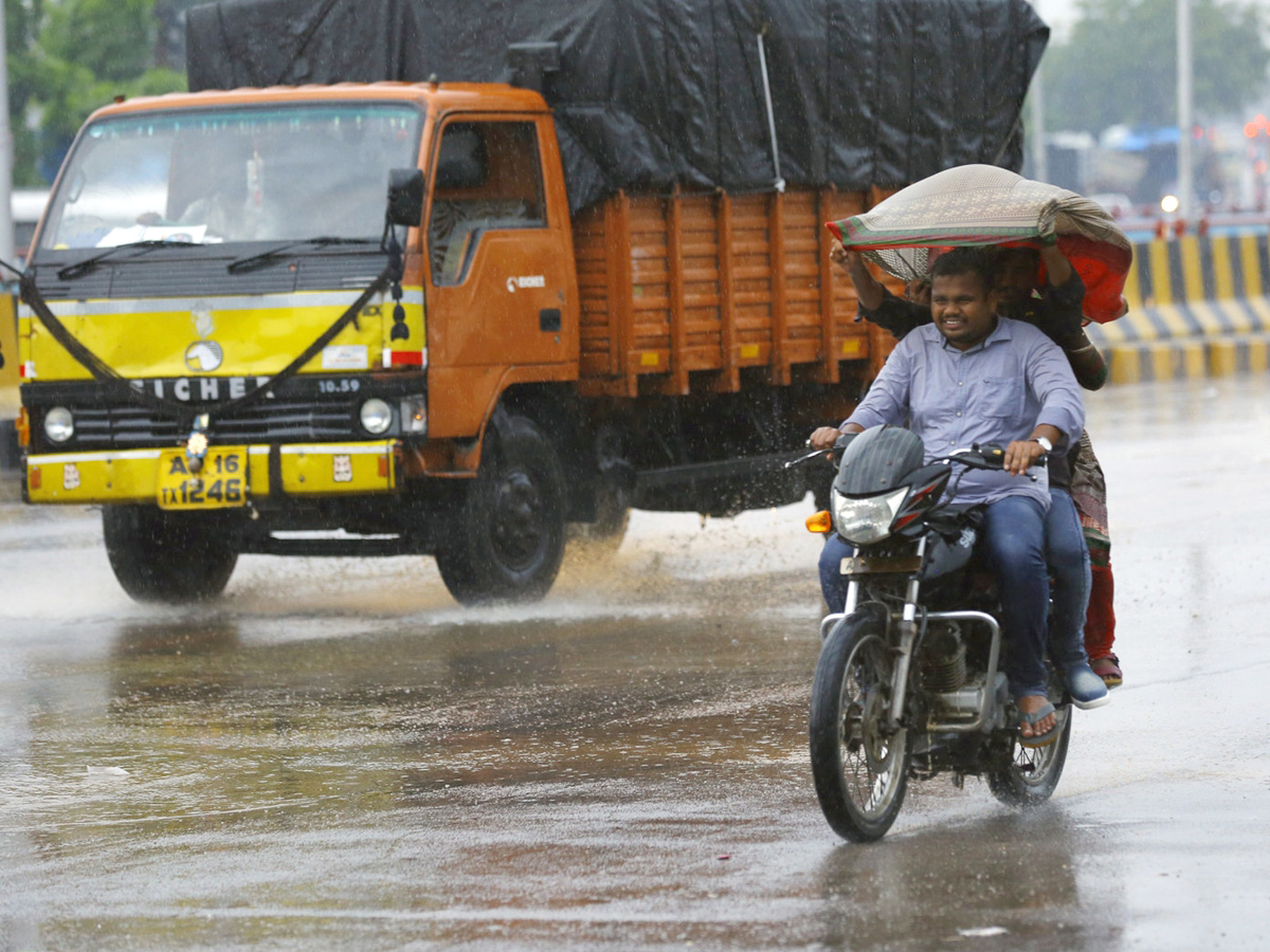 heavy rains in hyderabad Photo Gallery - Sakshi22