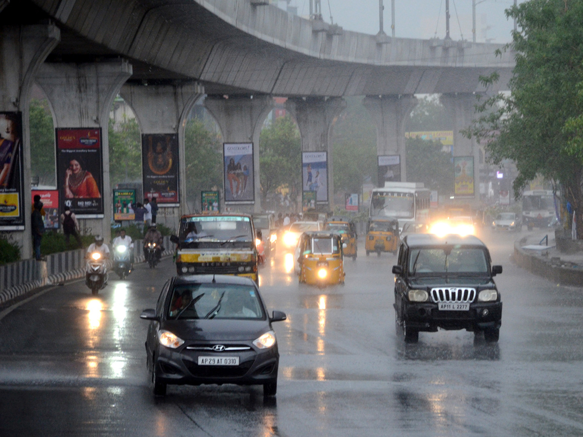 heavy rains in hyderabad Photo Gallery - Sakshi2