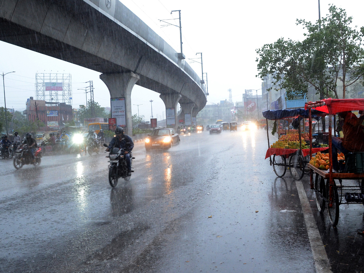 heavy rains in hyderabad Photo Gallery - Sakshi1