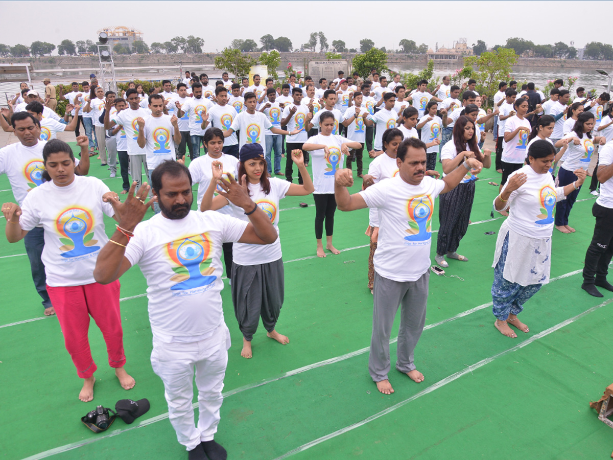 international yoga day hyderabad Photo Gallery - Sakshi17