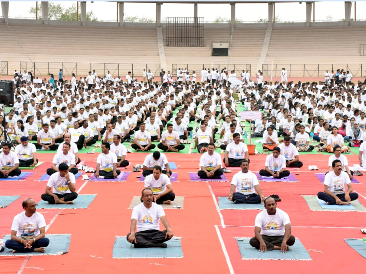 international yoga day hyderabad Photo Gallery - Sakshi4